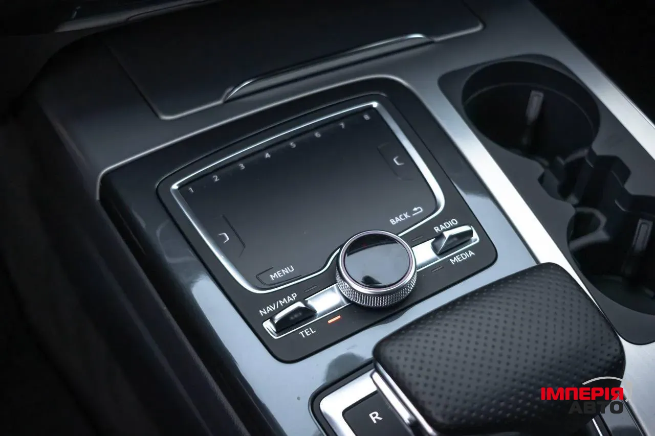 Audi Q7 - фото 9