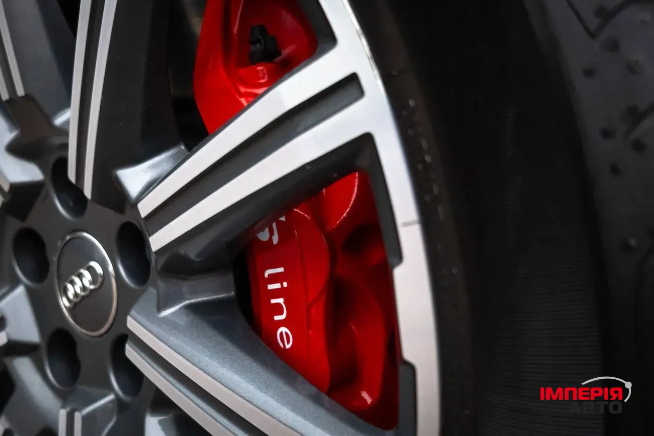 Audi Q7 - фото 15