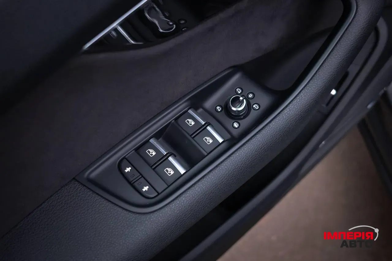 Audi Q7 - фото 7