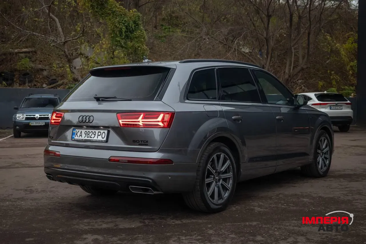 Audi Q7 - фото 19