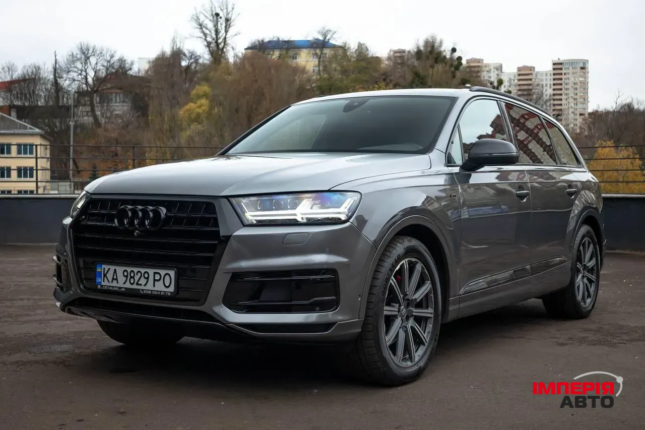 Audi Q7 - фото 18