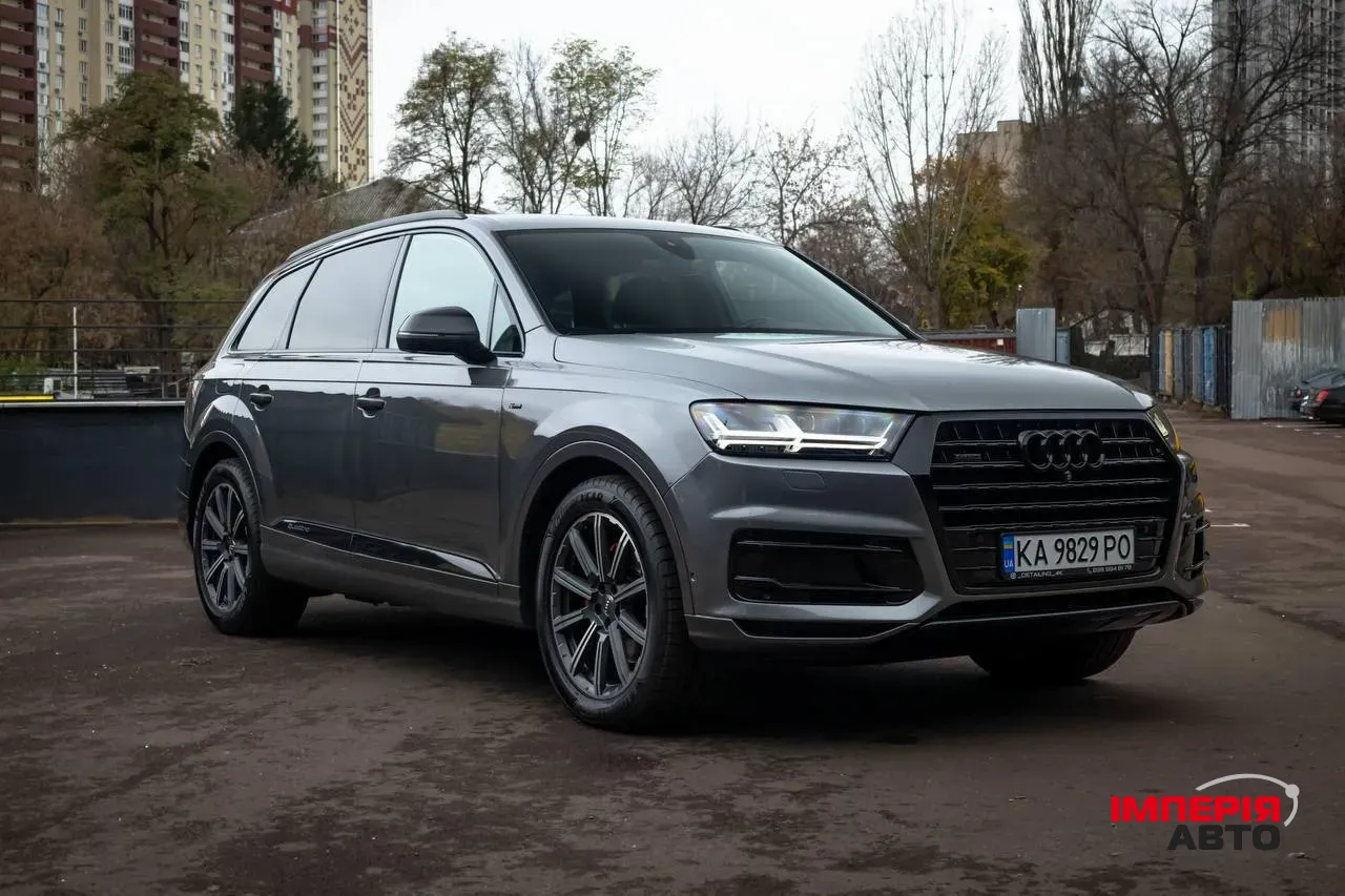 Audi Q7 - фото 1