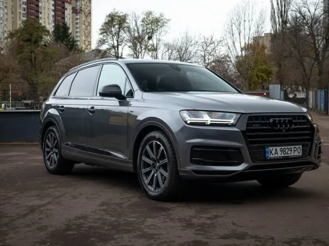 Audi Q7 - фото 1