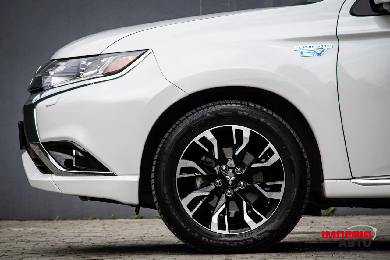 Mitsubishi Outlander - фото 25