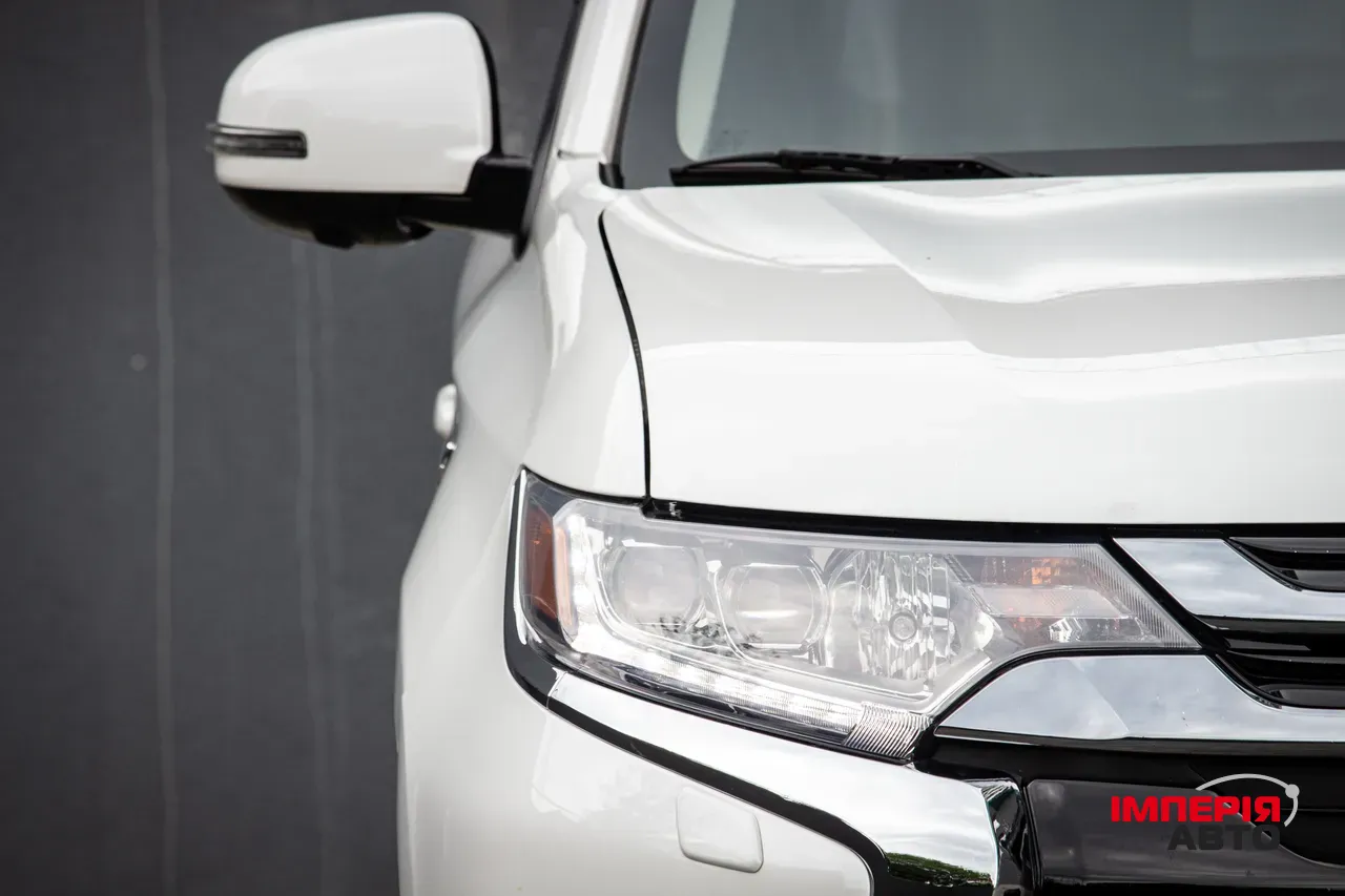 Mitsubishi Outlander - фото 17