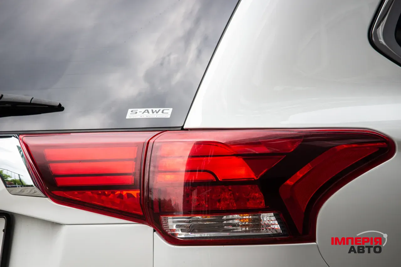 Mitsubishi Outlander - фото 32