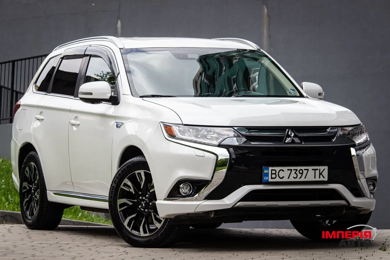 Mitsubishi Outlander - фото 7