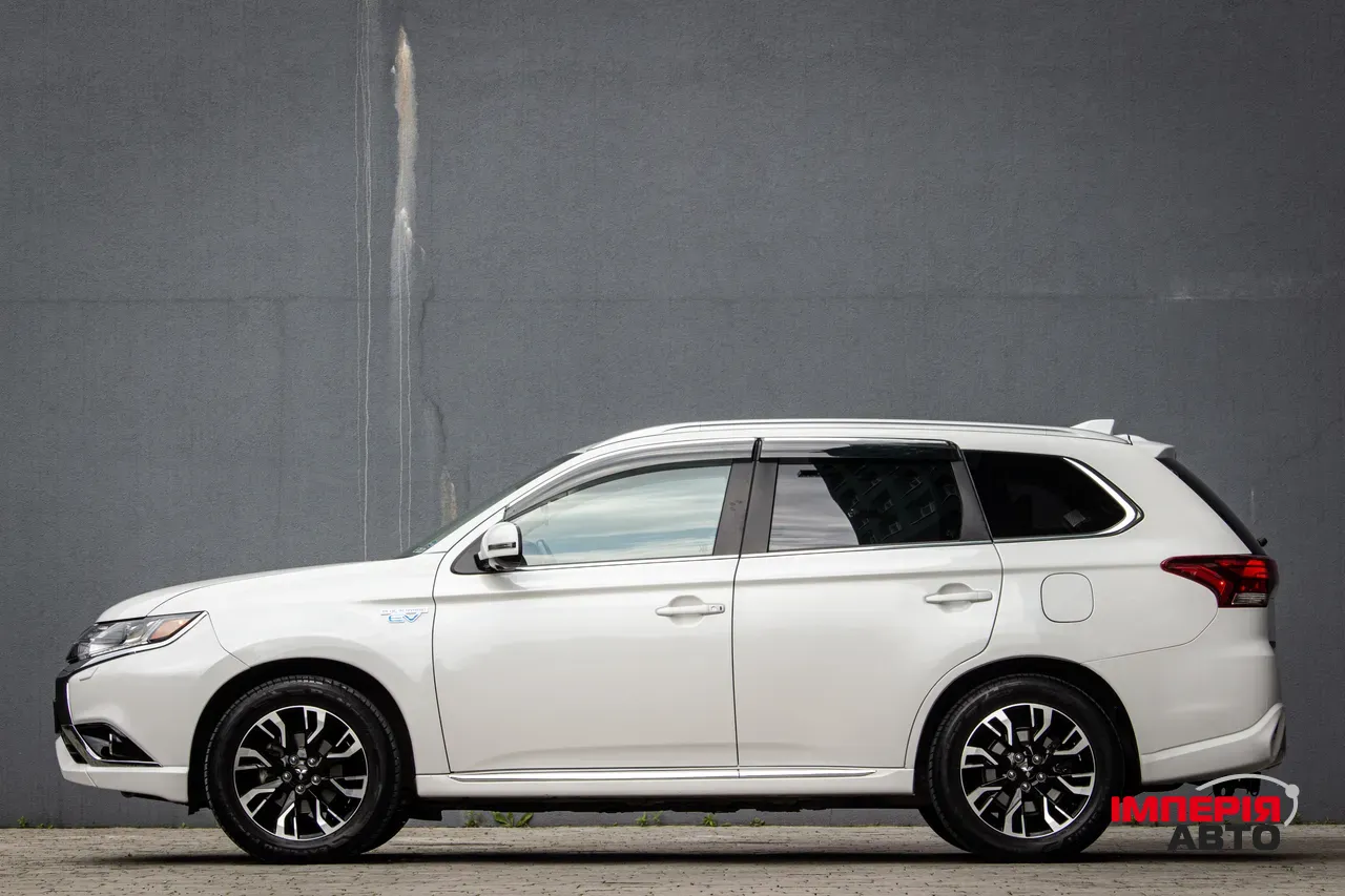 Mitsubishi Outlander - фото 26