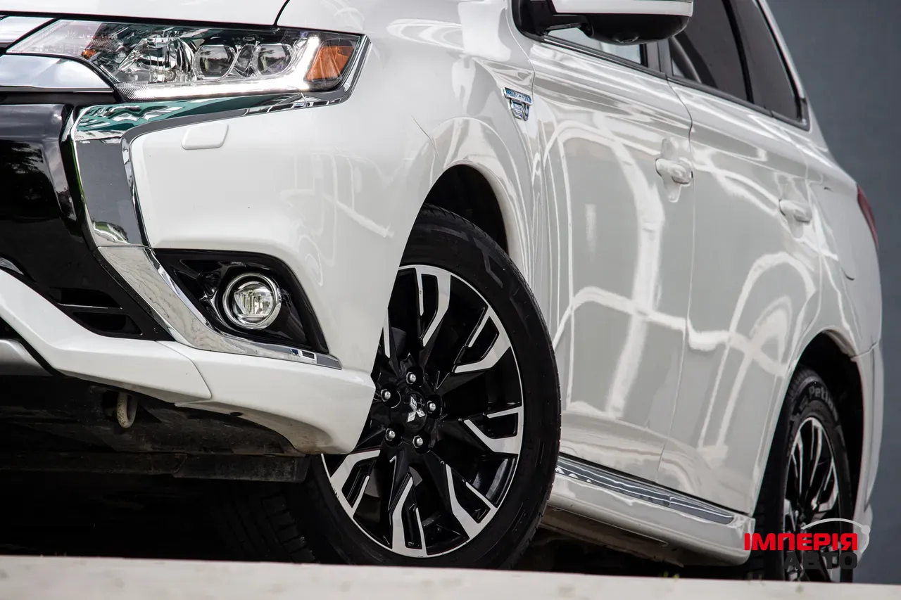 Mitsubishi Outlander - фото 9