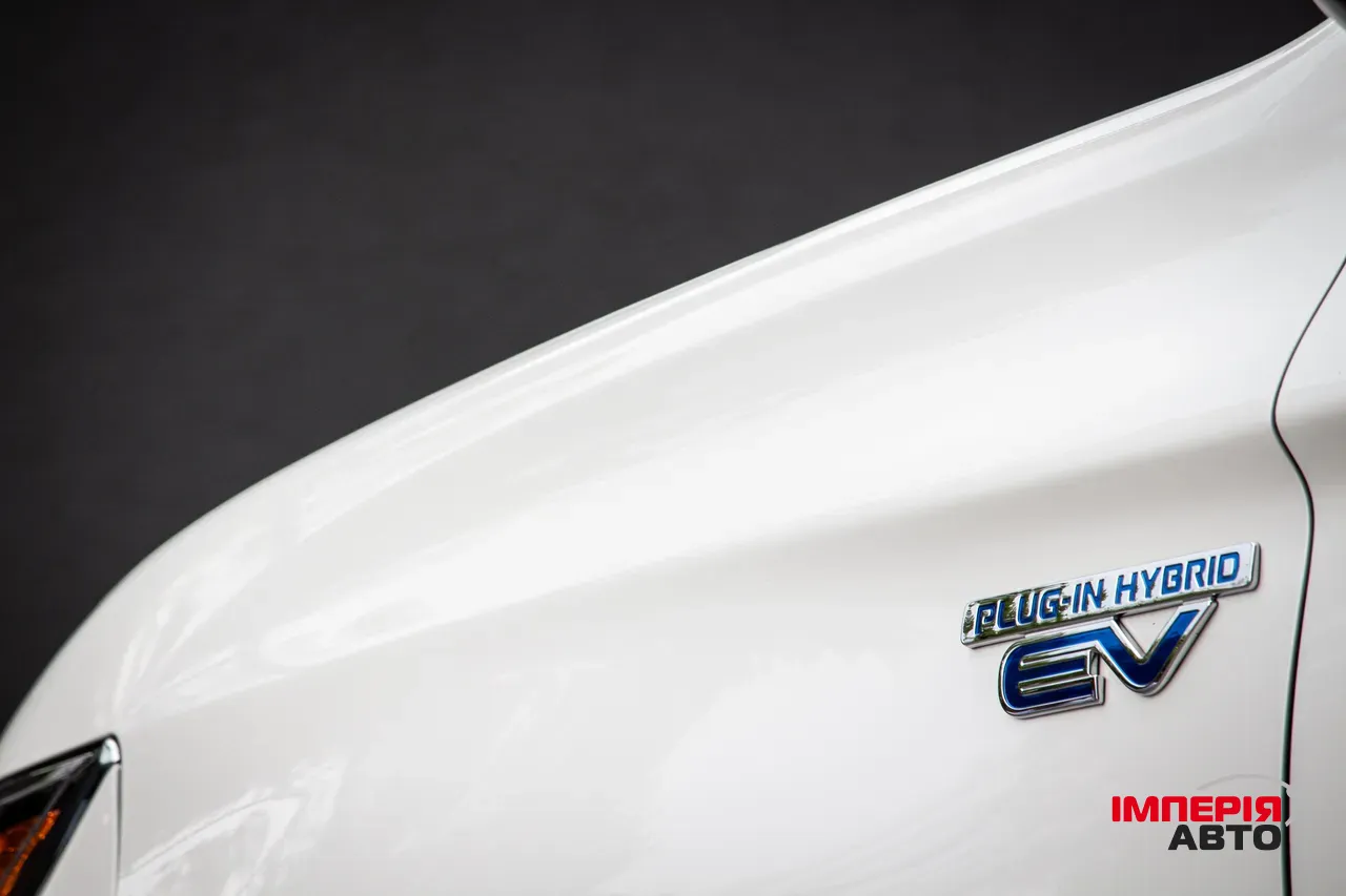 Mitsubishi Outlander - фото 23