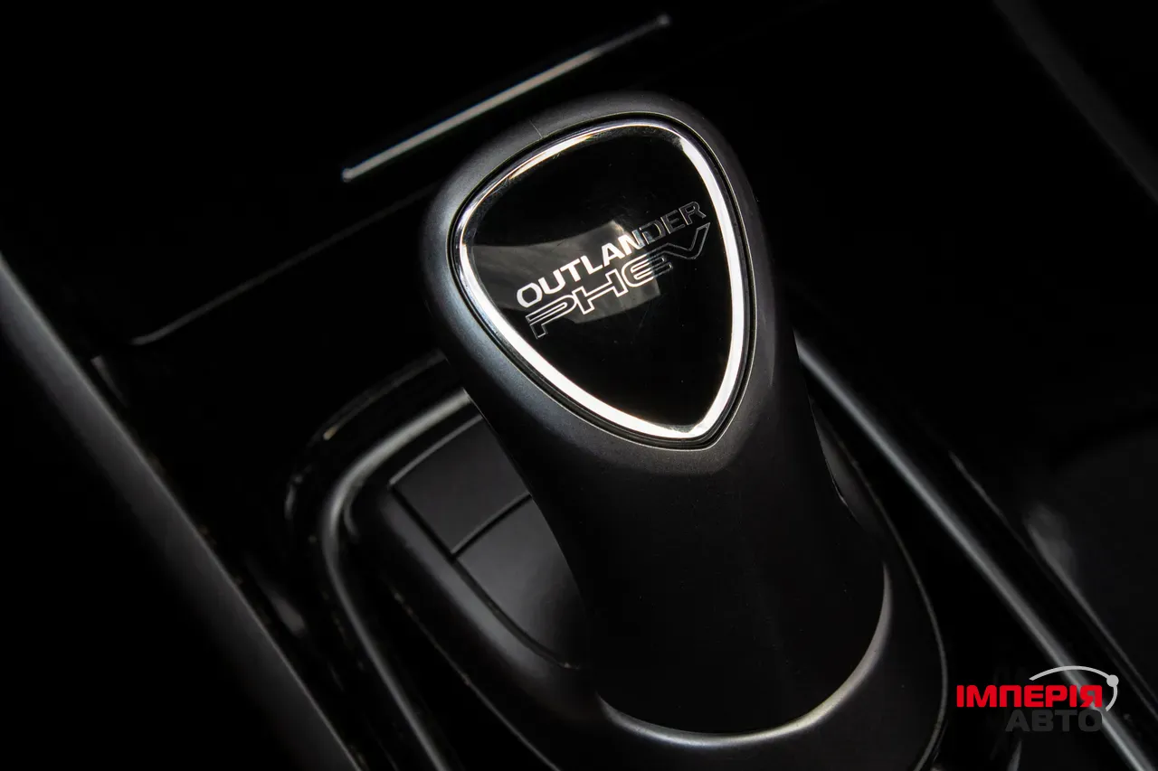 Mitsubishi Outlander - фото 71