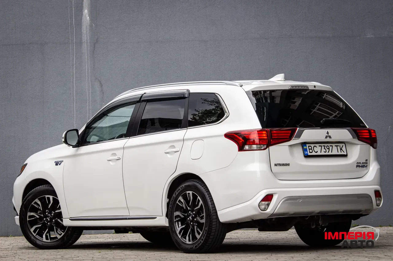 Mitsubishi Outlander - фото 29
