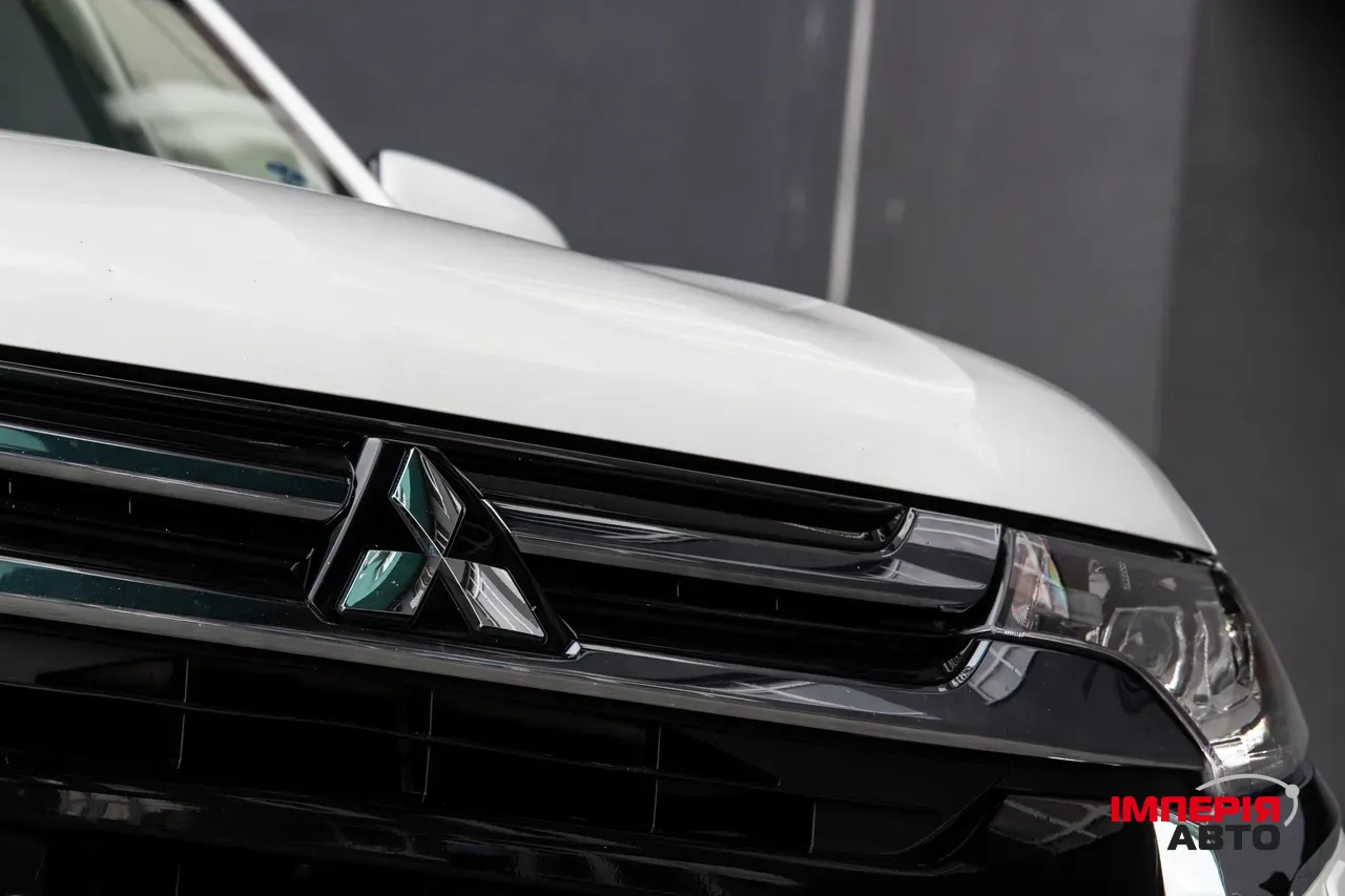 Mitsubishi Outlander - фото 14