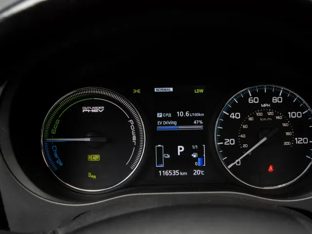 Mitsubishi Outlander - фото 5