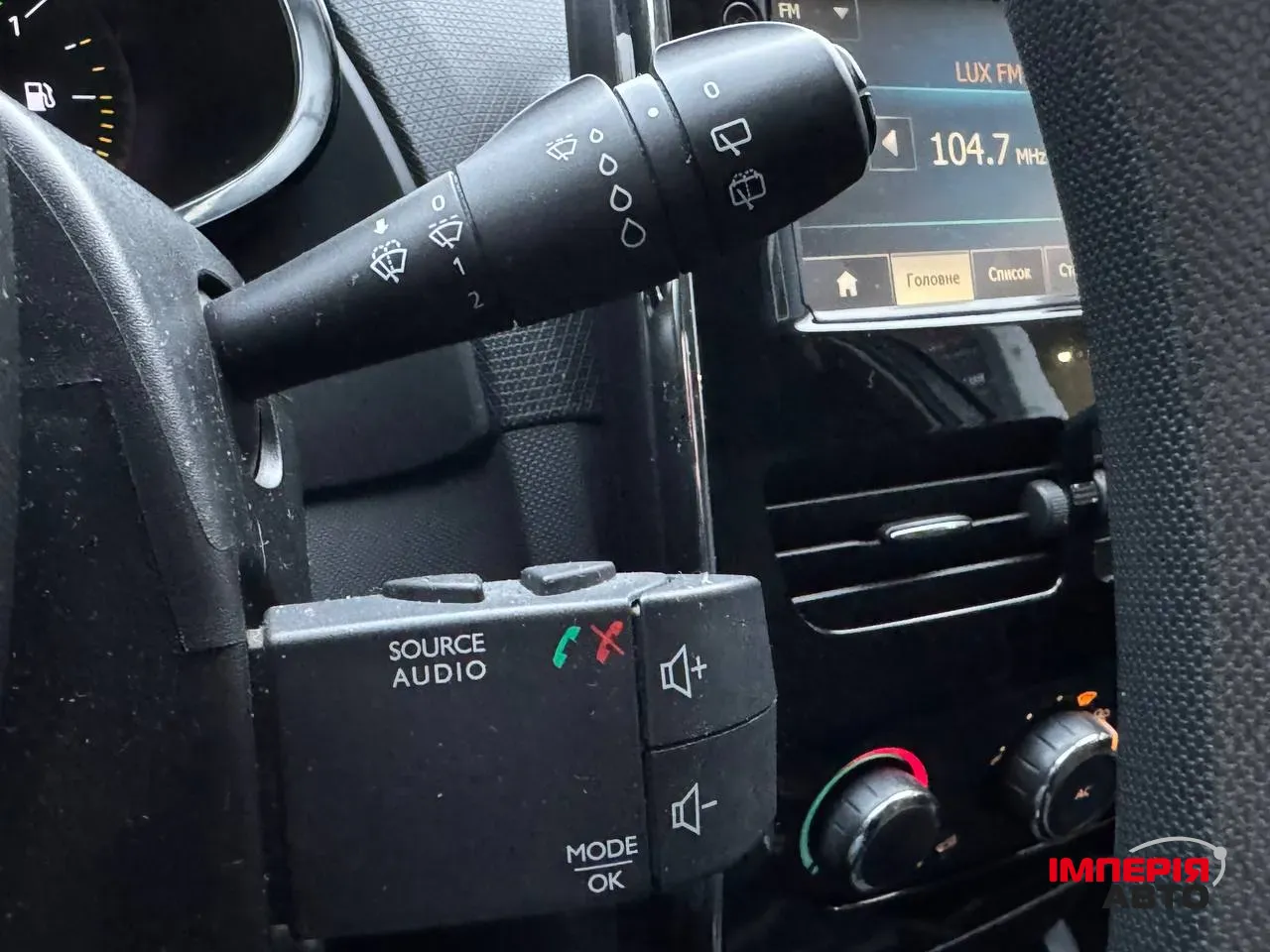 Renault Clio - фото 22