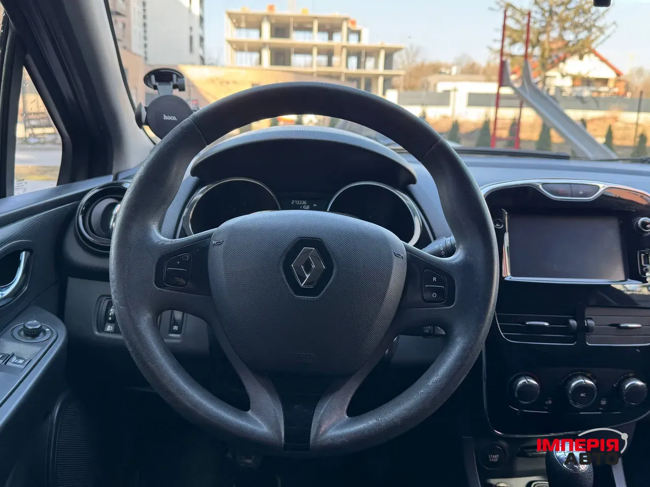 Renault Clio - фото 19