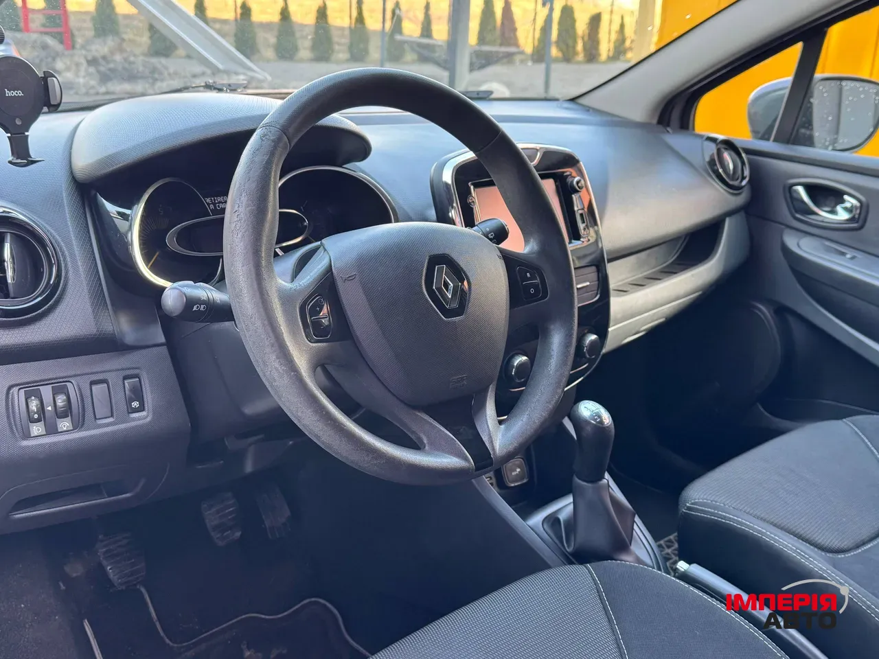 Renault Clio - фото 9