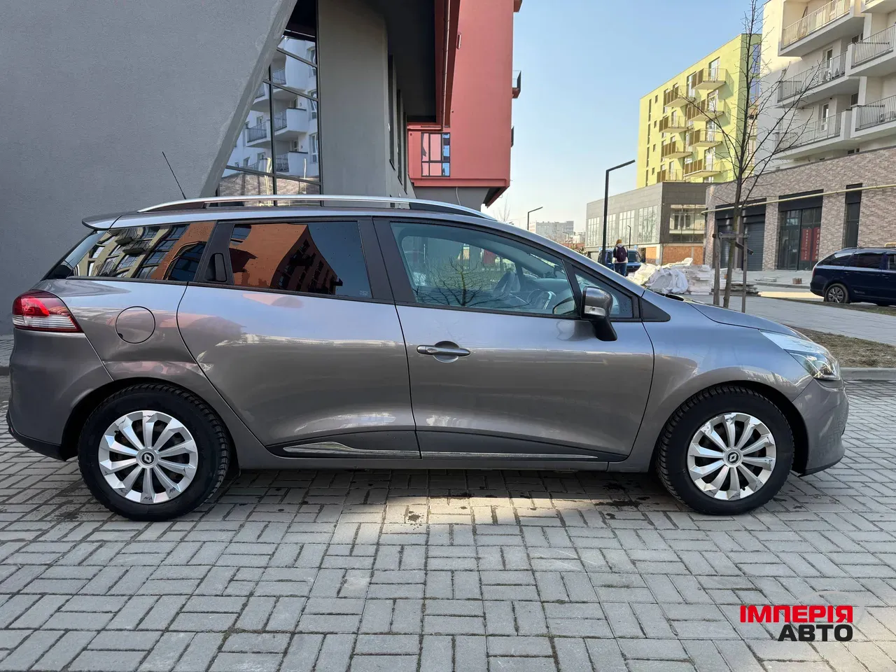 Renault Clio - фото 4