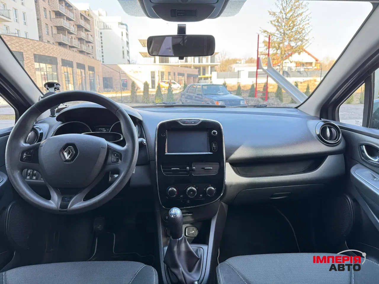 Renault Clio - фото 20