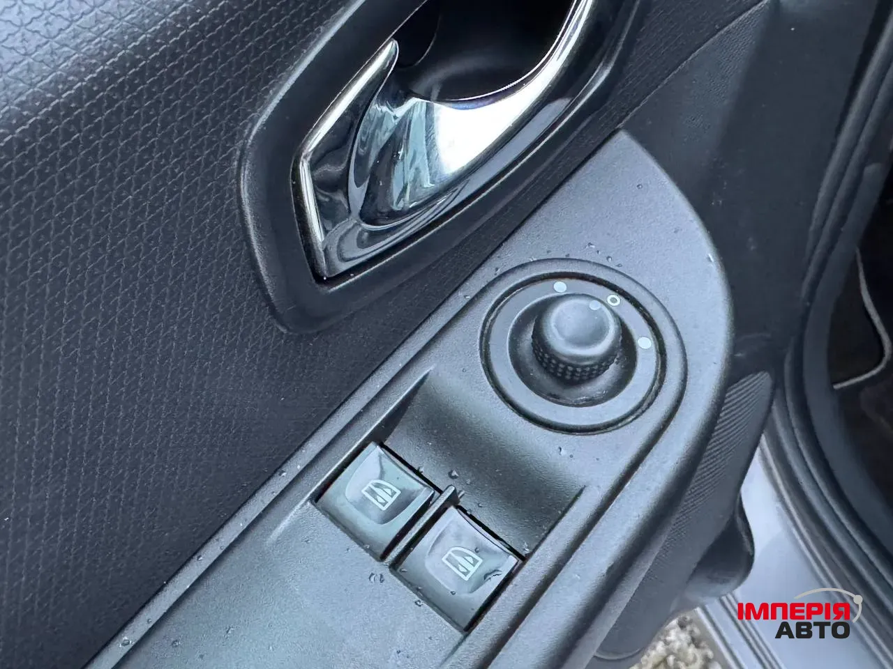 Renault Clio - фото 11