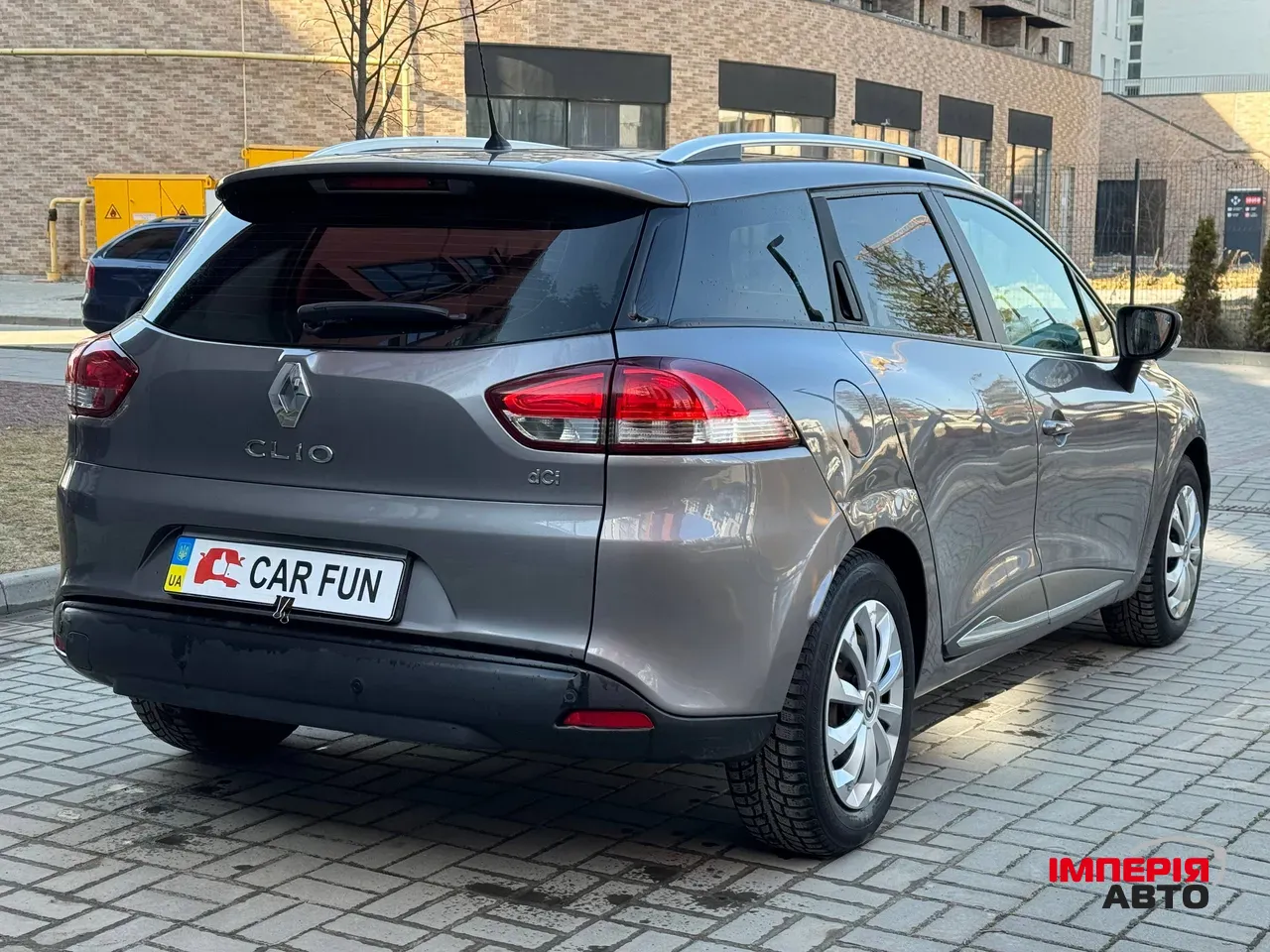 Renault Clio - фото 6