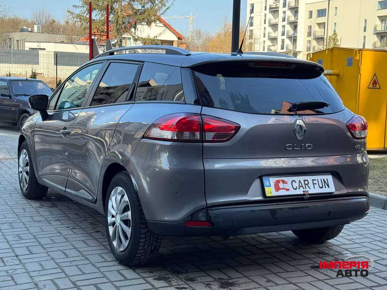 Renault Clio - фото 8