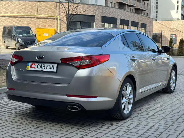 Kia Optima - фото 4
