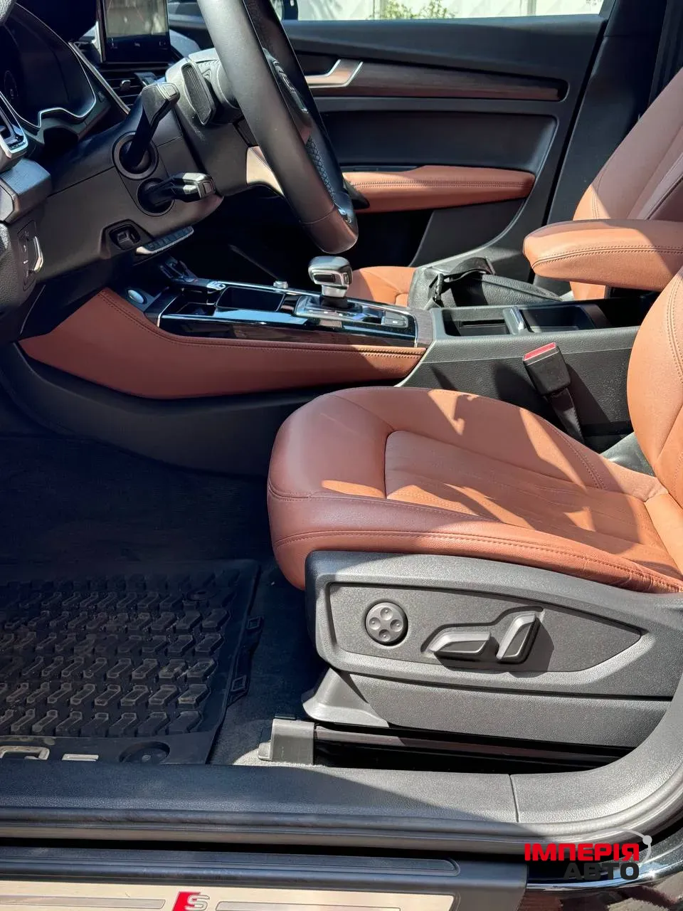 Audi Q5 - фото 9