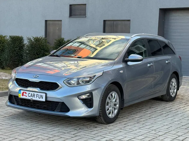 Kia Ceed - фото 1