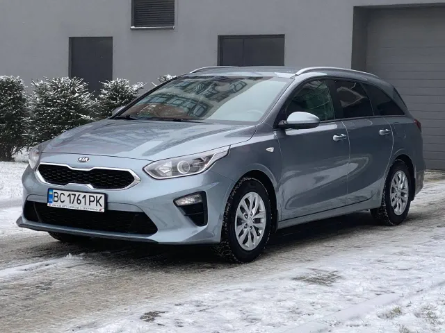 Kia Ceed - фото 1