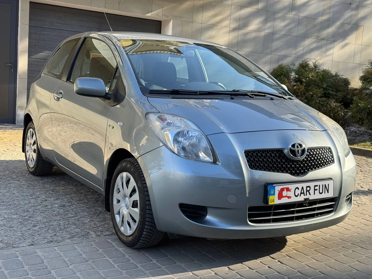 Toyota Yaris - фото 3