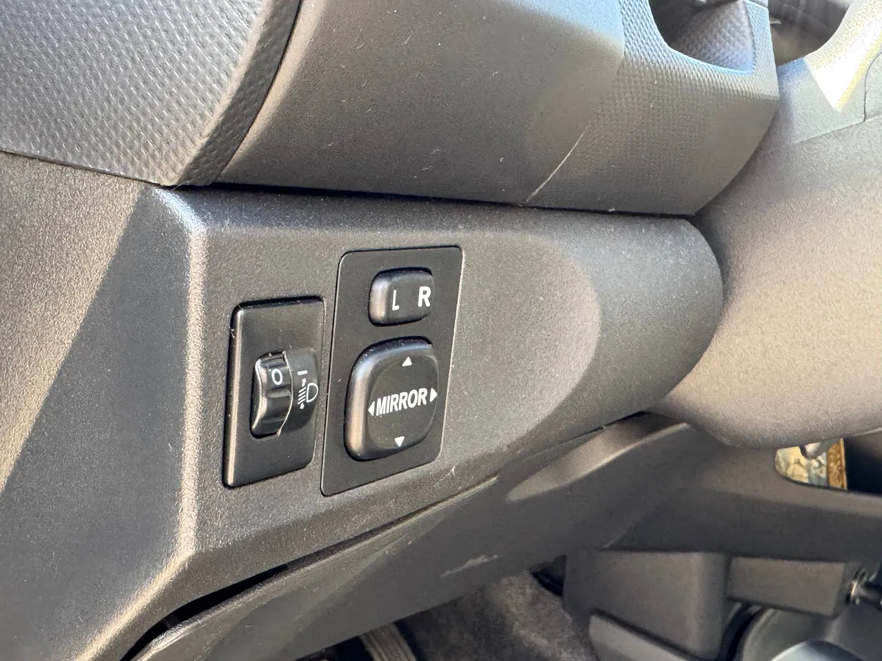 Toyota Yaris - фото 13