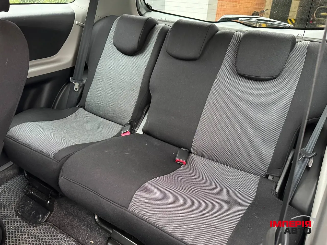 Toyota Yaris - фото 14