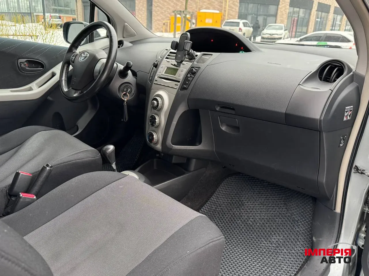 Toyota Yaris - фото 15