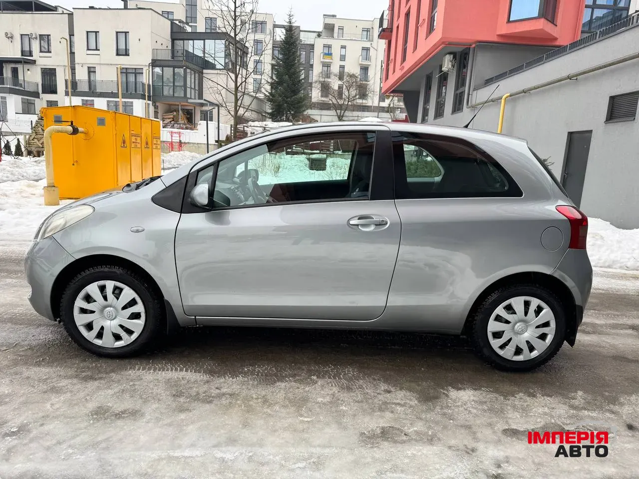 Toyota Yaris - фото 7