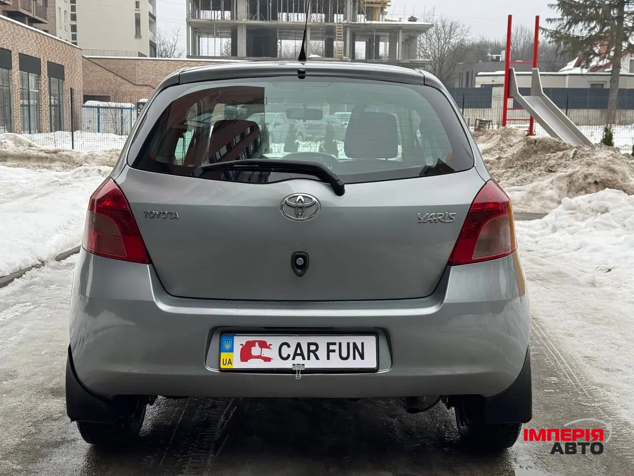 Toyota Yaris - фото 8