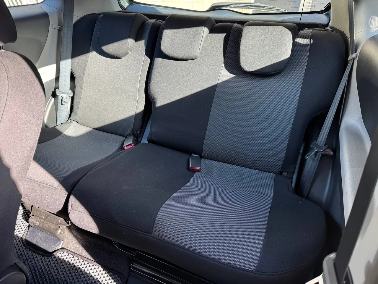 Toyota Yaris - фото 16