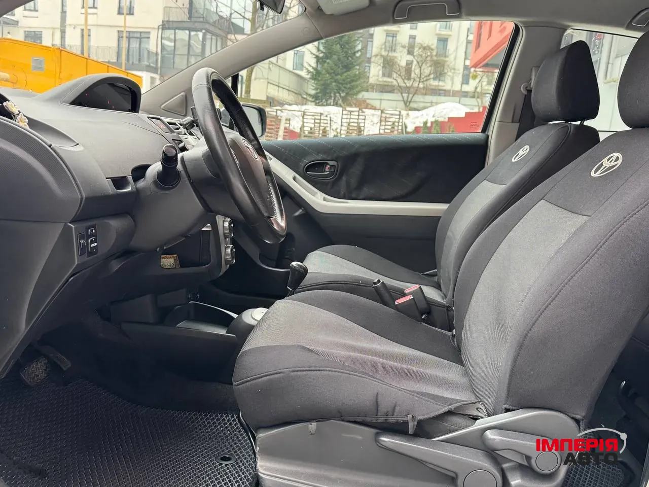 Toyota Yaris - фото 12