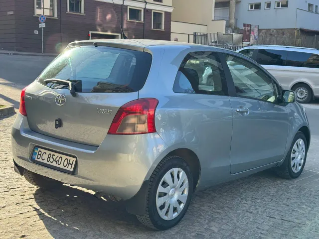 Toyota Yaris - фото 5