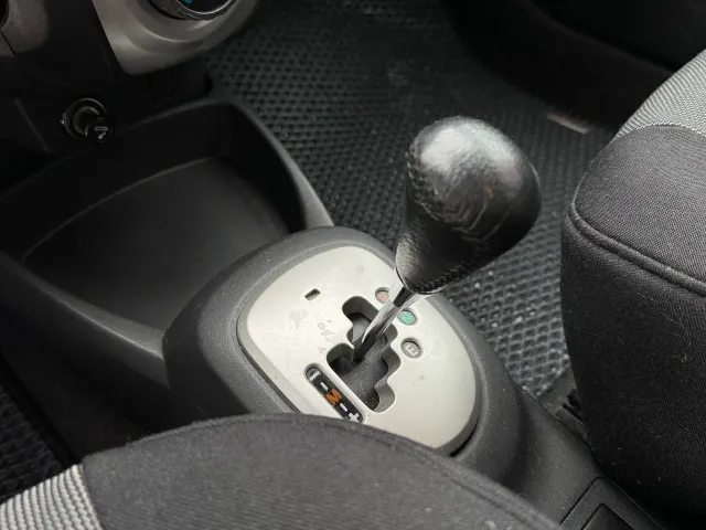 Toyota Yaris - фото 2