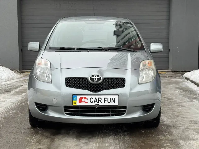 Toyota Yaris - фото 3