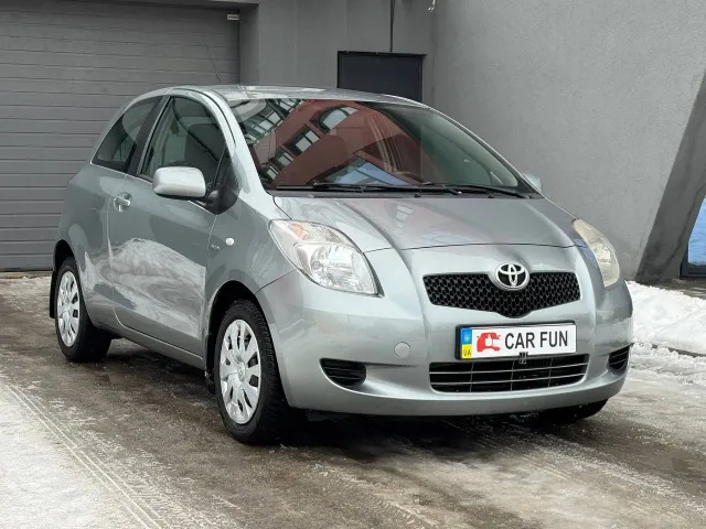 Toyota Yaris - фото 5