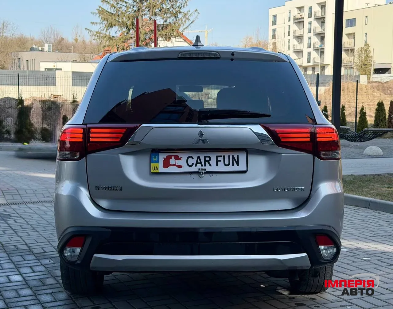 Mitsubishi Outlander - фото 7