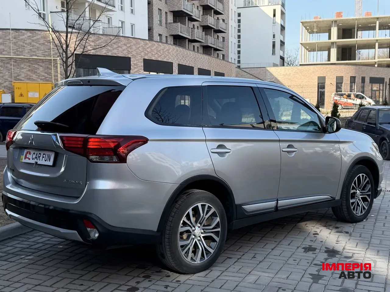 Mitsubishi Outlander - фото 6