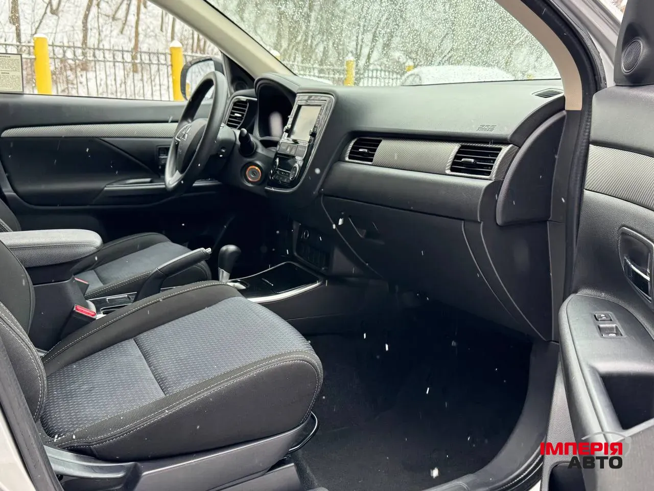 Mitsubishi Outlander - фото 17