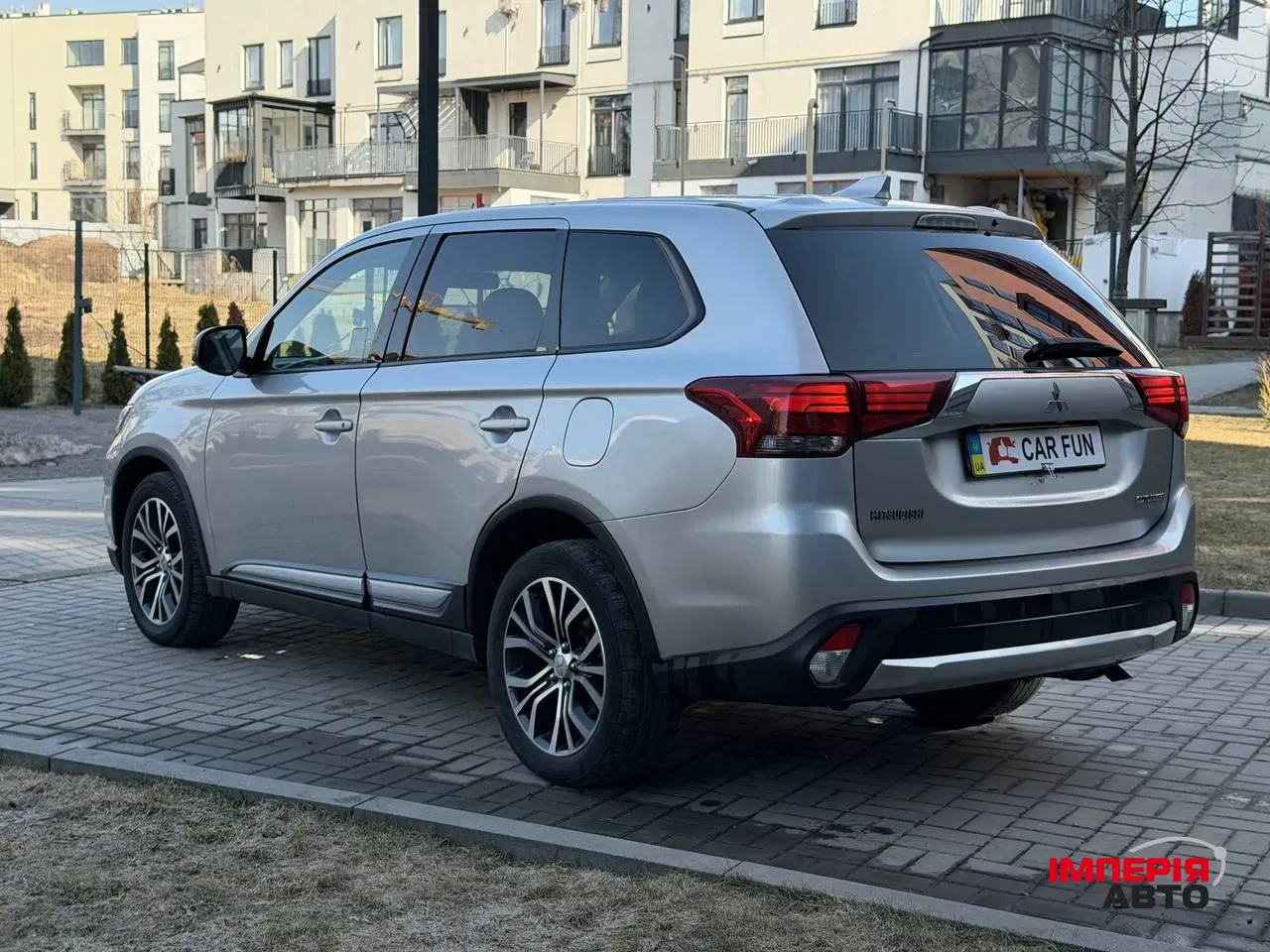 Mitsubishi Outlander - фото 8