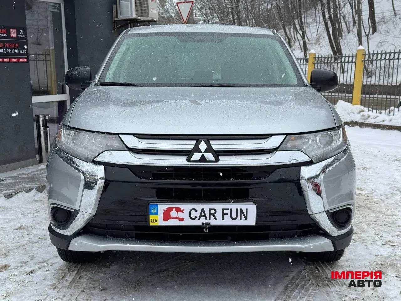 Mitsubishi Outlander - фото 3