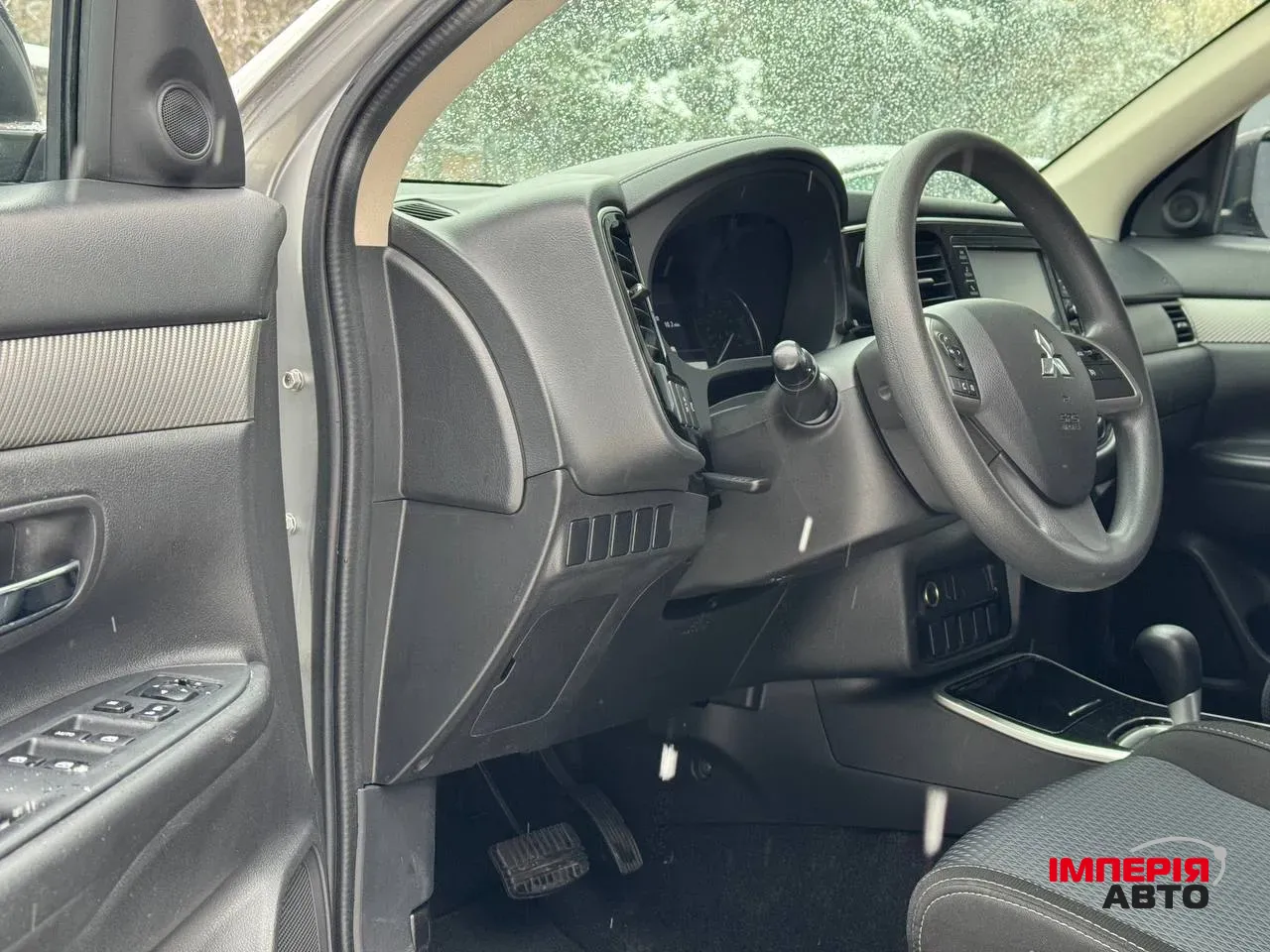 Mitsubishi Outlander - фото 10