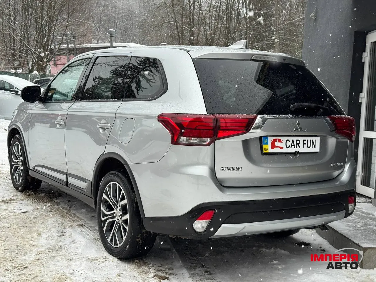 Mitsubishi Outlander - фото 5