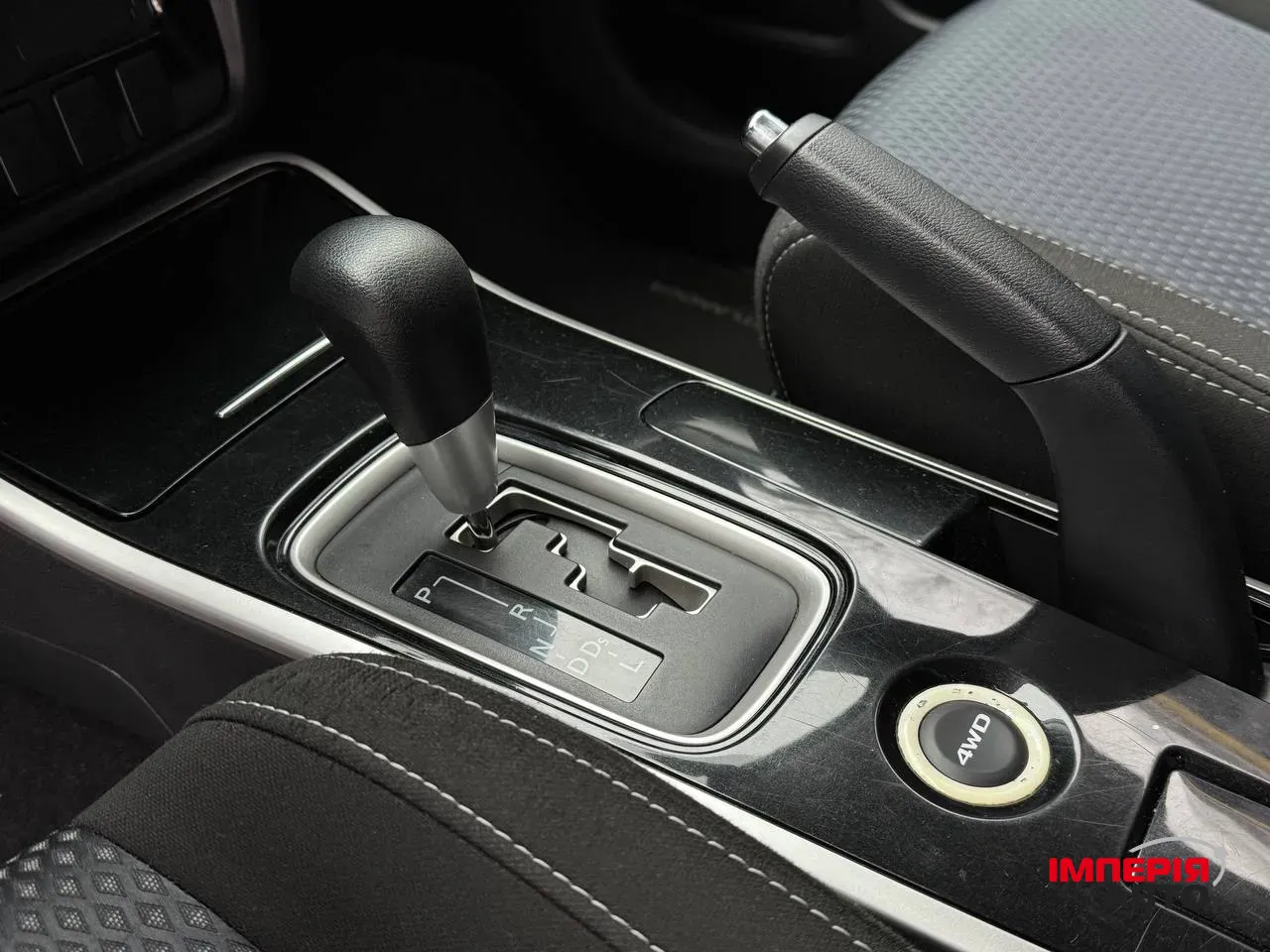 Mitsubishi Outlander - фото 2